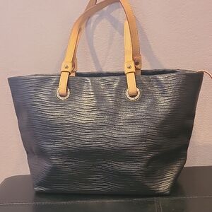 Dooney & Bourke Black and Tan Textured Leather Bag